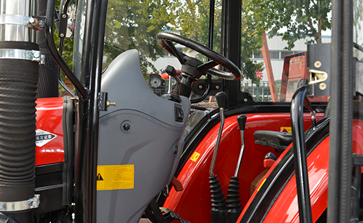 利来w66国际-600型拖拉机