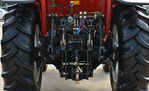 利来w66国际-1000型拖拉机